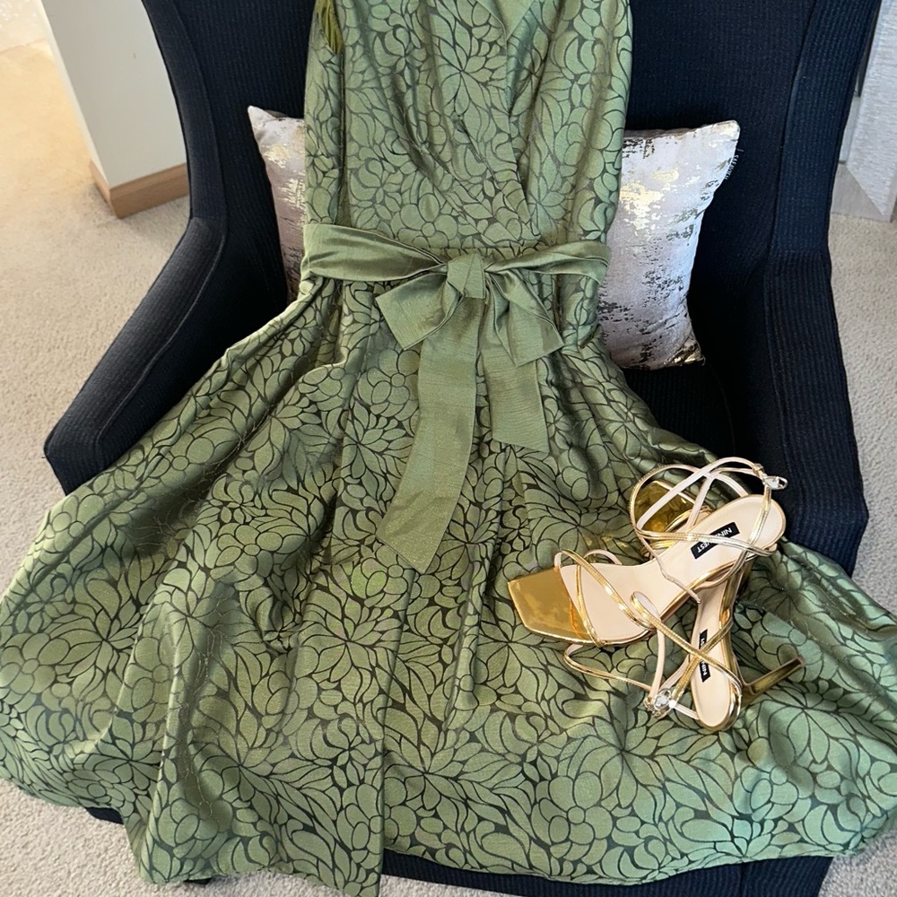 Elegant Green Floral Dress